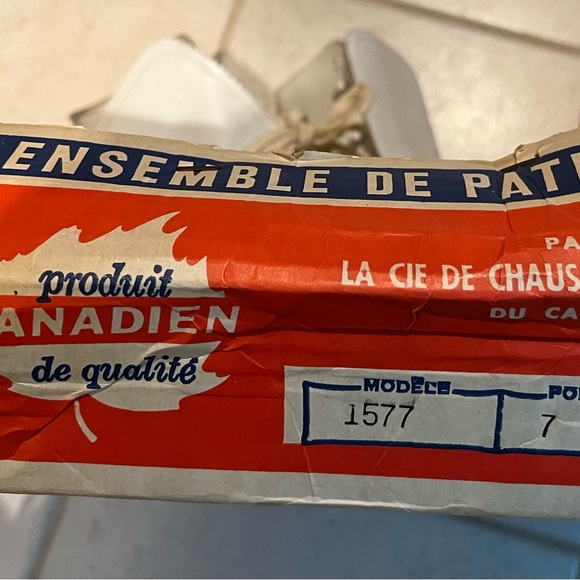 Women’s Genuine ALL CANADIAN Figure Ice Skates-WhiteSheffield Steel Tempered C7 - Picture 8 of 15